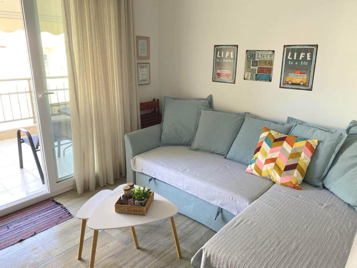 Myrsini'S Apartment Néa Péramos Eksteriør billede