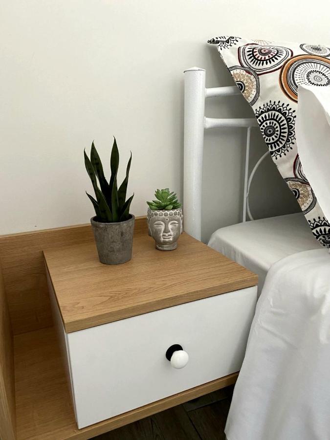 Myrsini'S Apartment Néa Péramos Eksteriør billede
